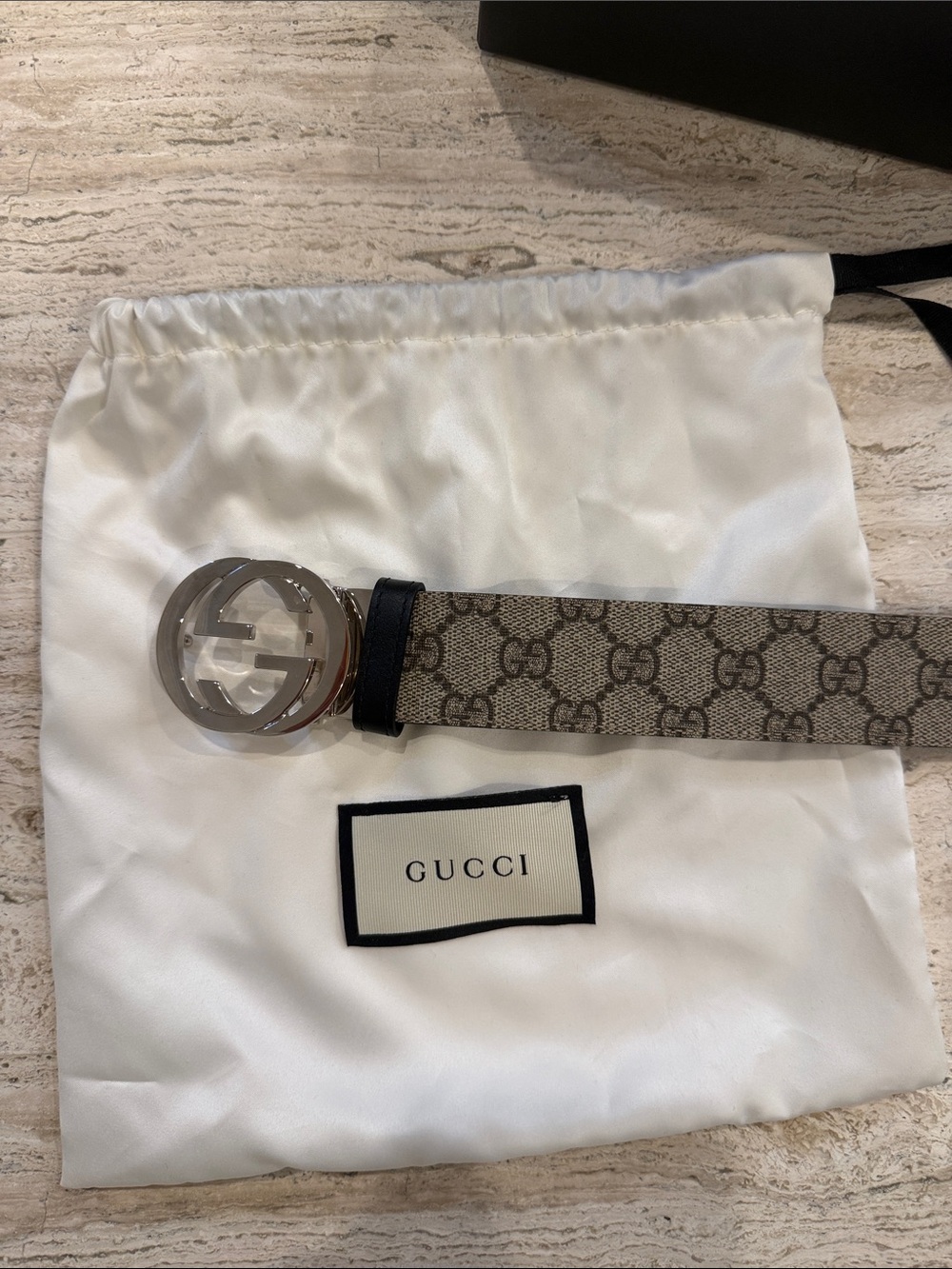 Gucci GG Supreme Canvas Reversible Web Belt in Beige Brown/Black - Picture 2 of 4